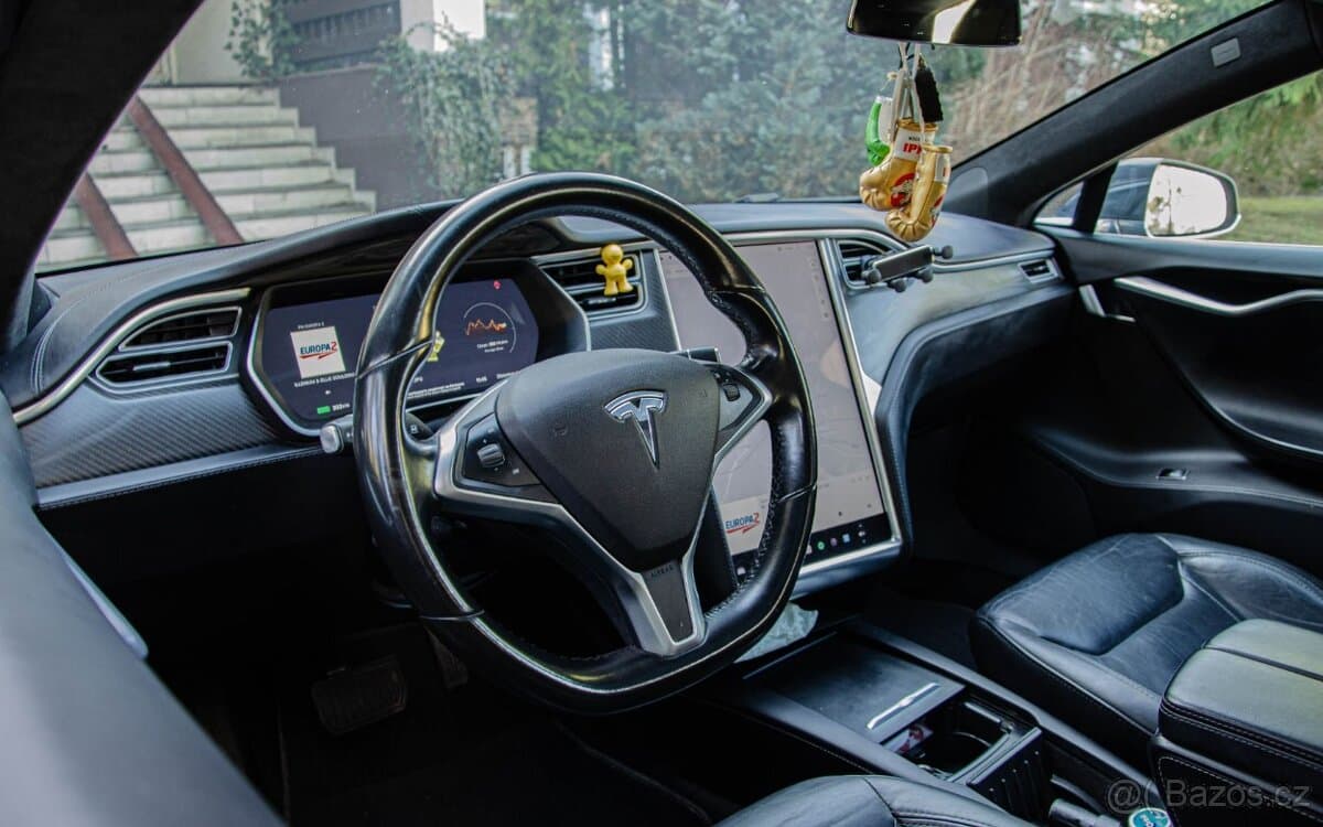 2017 Tesla MODEL S - 10