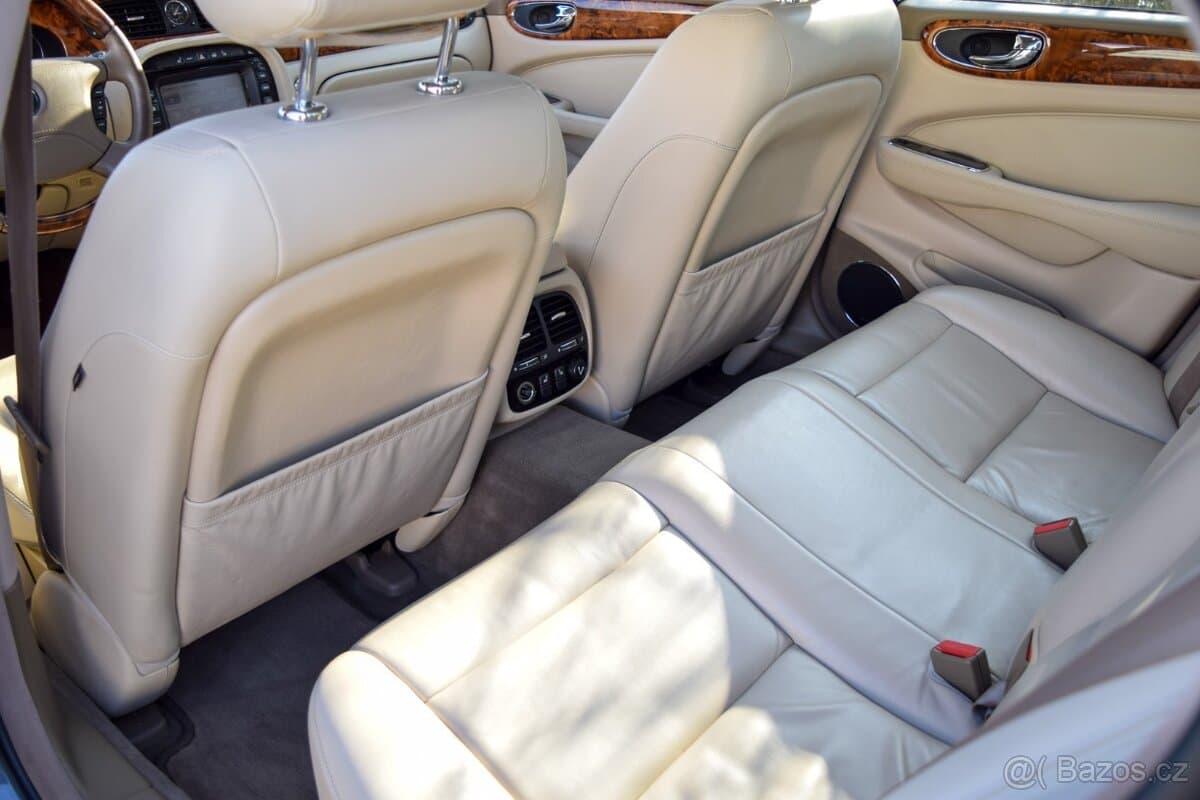 2004 Jaguar XJ - 10