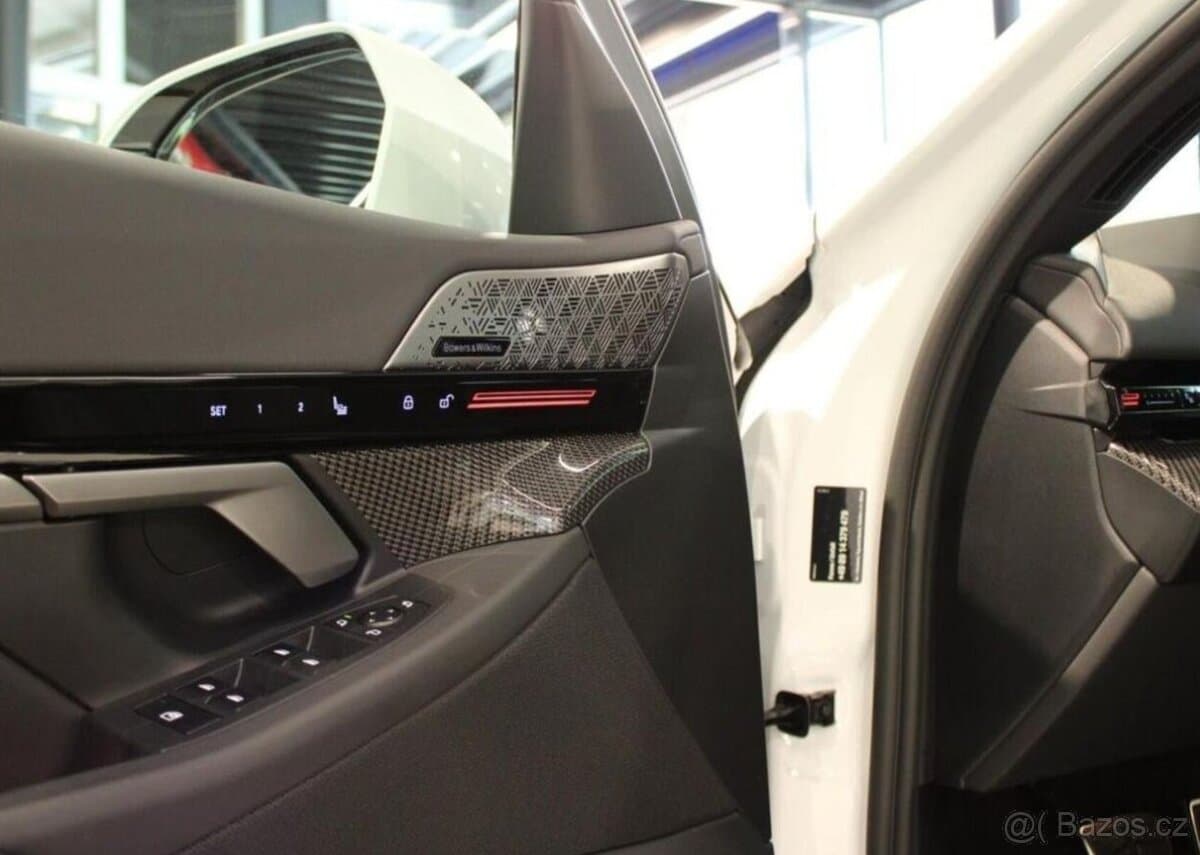 2024 BMW 5-SERIES - 10
