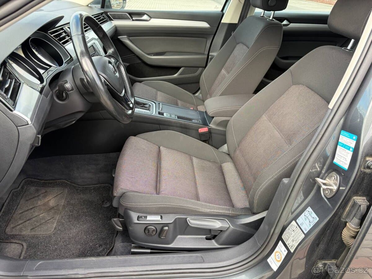 2016 Volkswagen PASSAT - 10