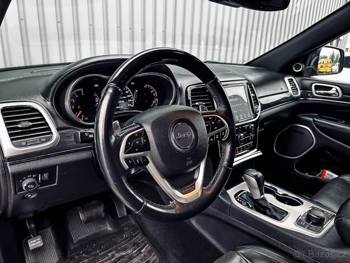 2020 Jeep CHEROKEE - 10