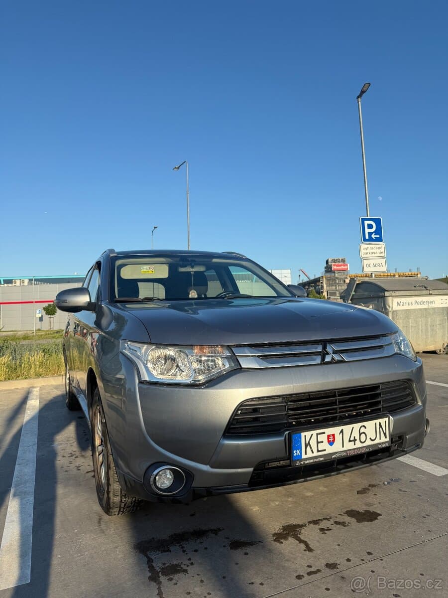 2015 Mitsubishi OUTLANDER - 10