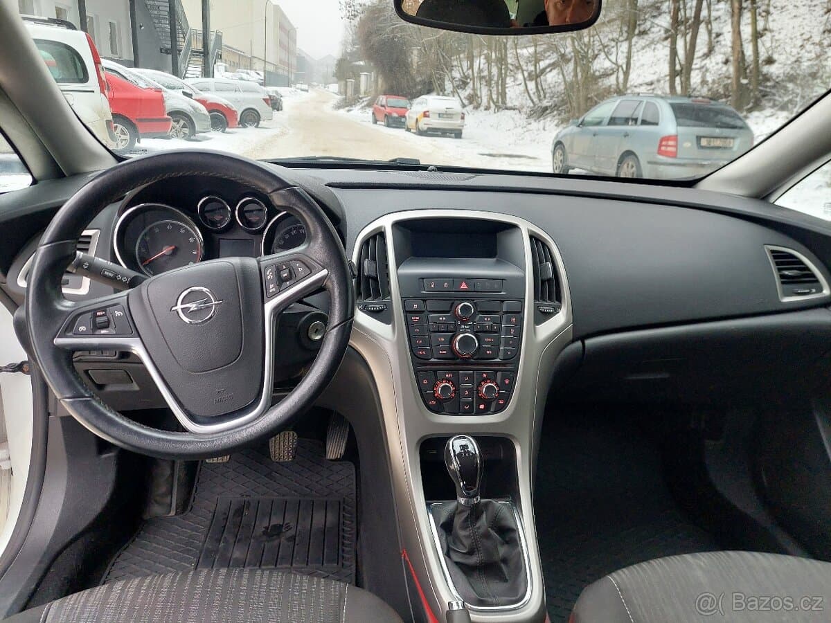 2011 Opel ASTRA - 10
