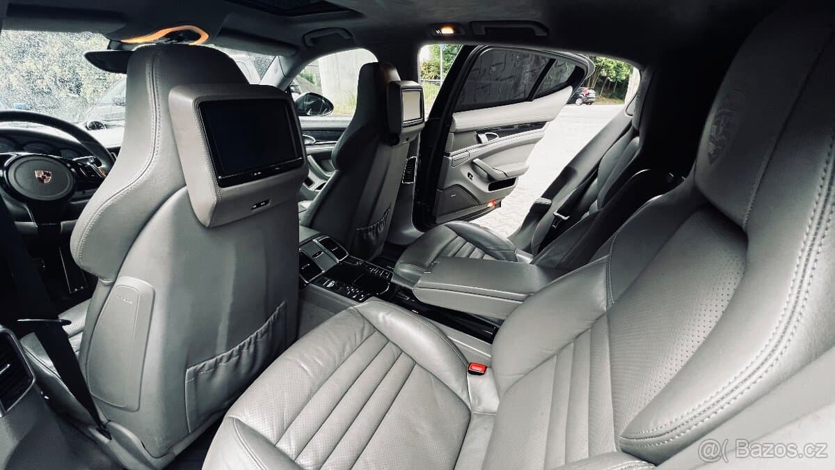 2011 Porsche PANAMERA - 10