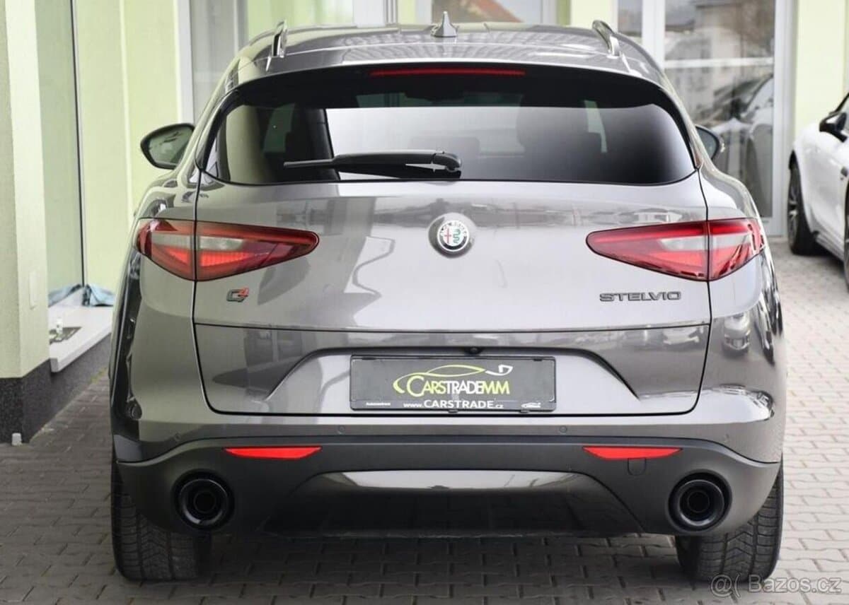 2020 Alfa Romeo STELVIO - 10
