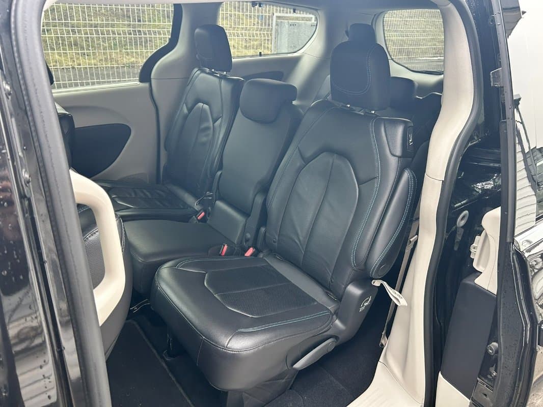 2021 Chrysler PACIFICA - 10