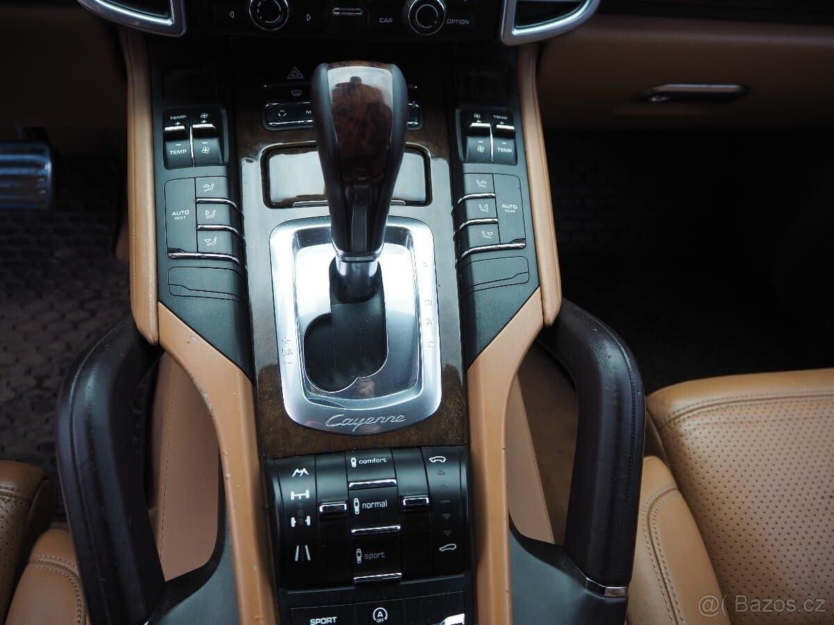 2013 Porsche CAYENNE - 10