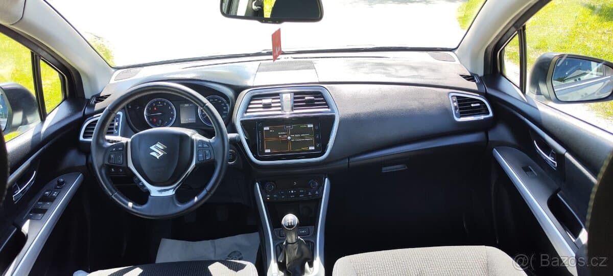 2019 Suzuki S-CROSS - 10