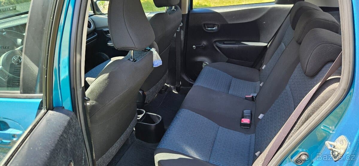 2012 Toyota YARIS - 10
