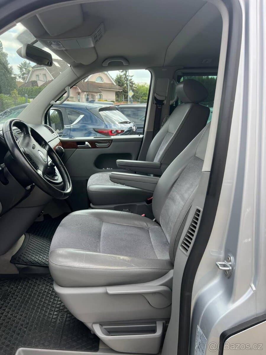 2010 Volkswagen MULTIVAN - 10