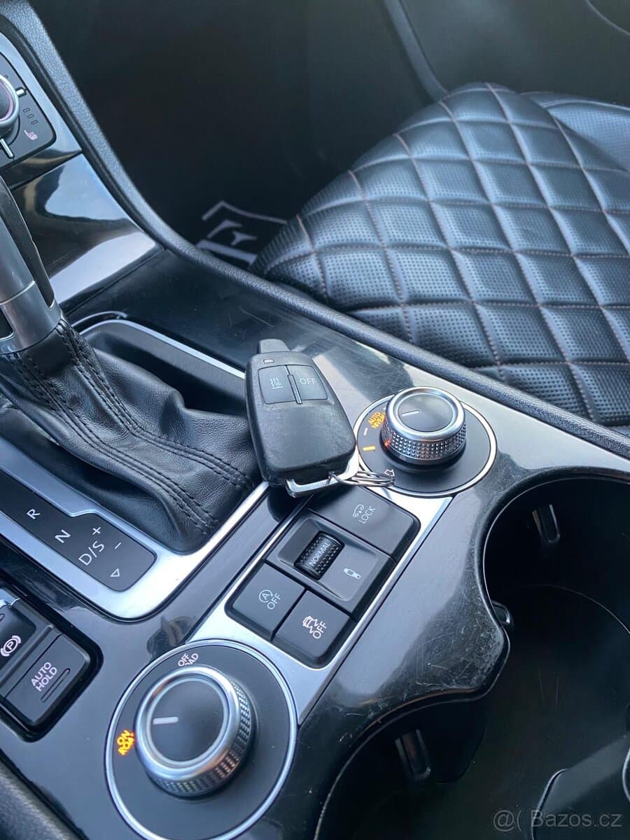2016 Volkswagen TOUAREG - 10