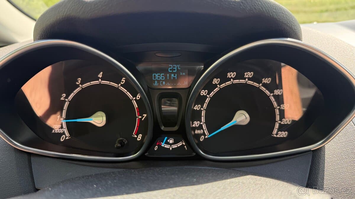 2015 Ford FIESTA - 10