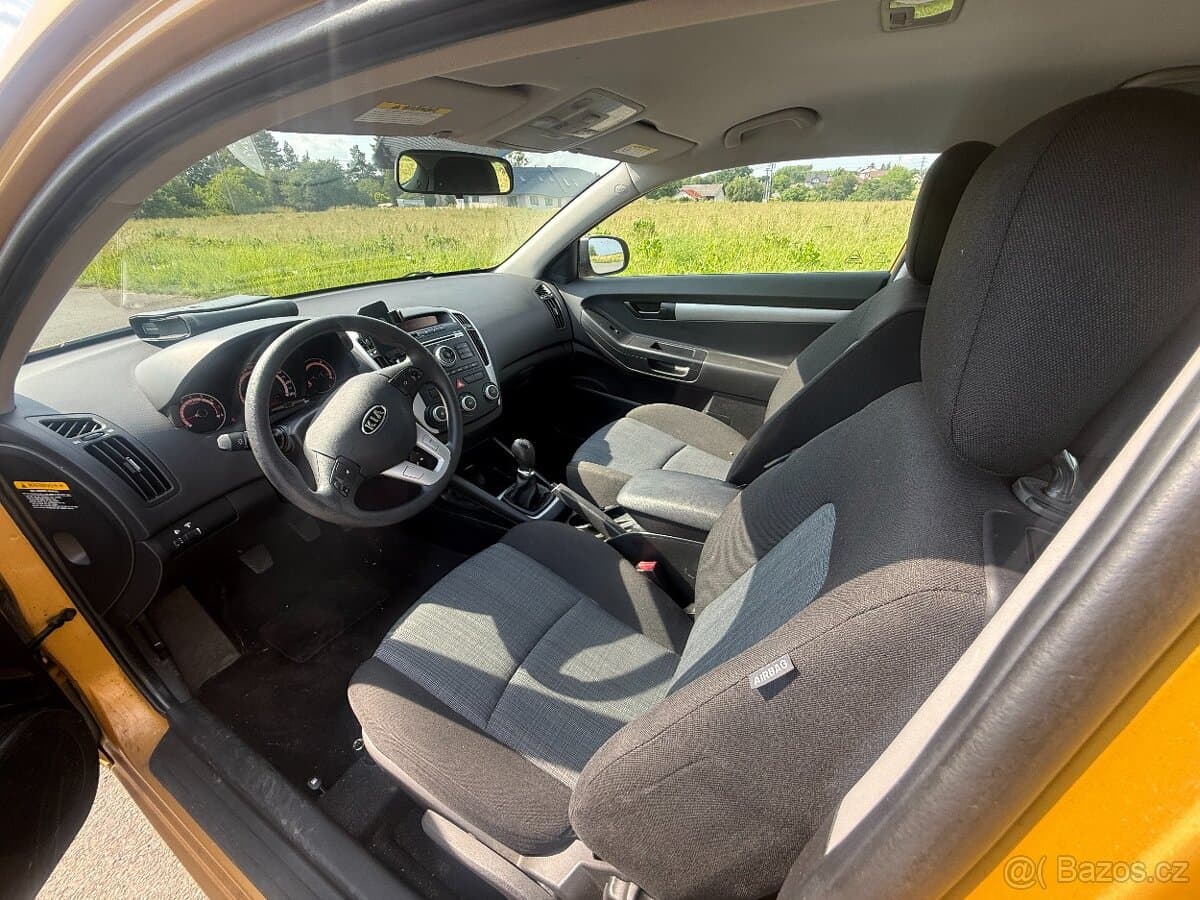 2010 Kia PROCEED - 10
