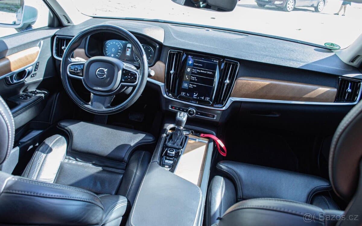 2017 Volvo V90 - 10