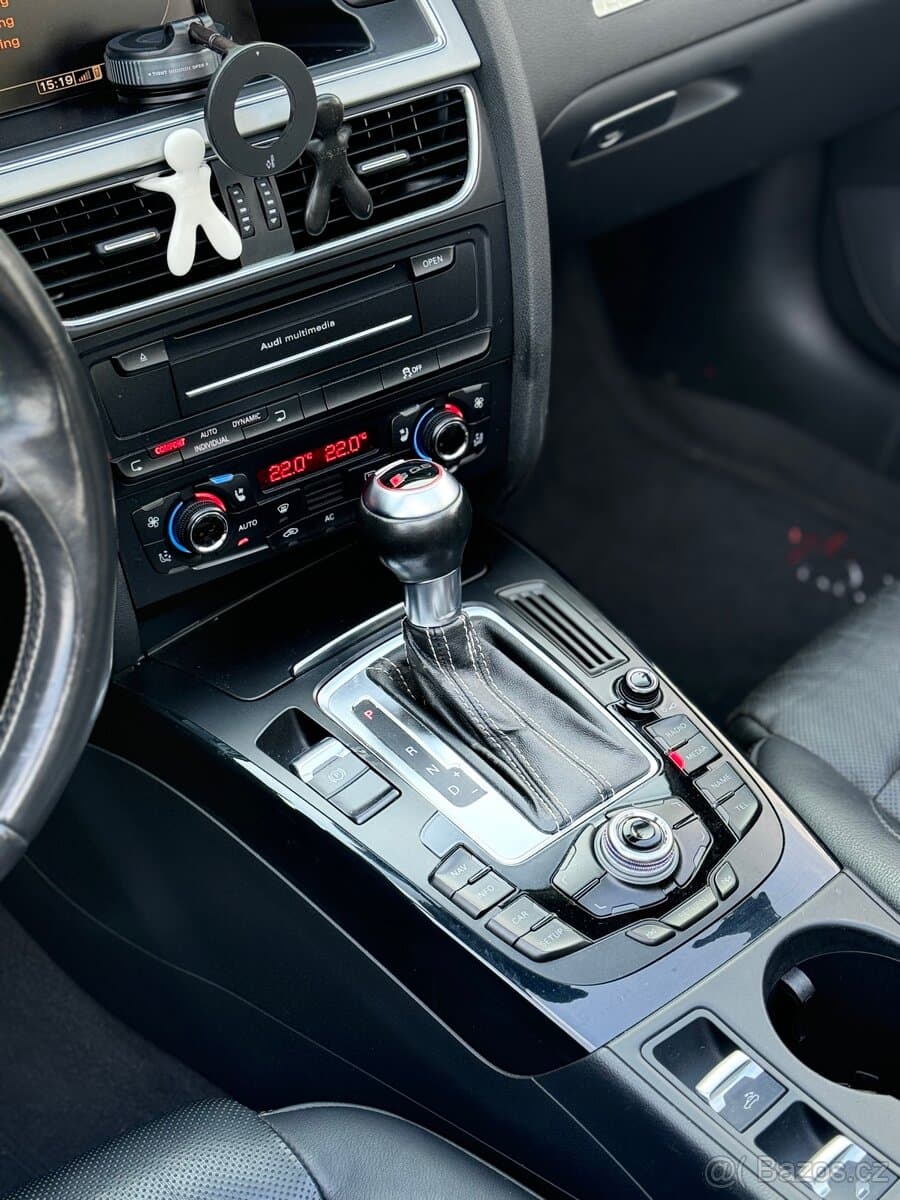 2011 Audi S5 - 10