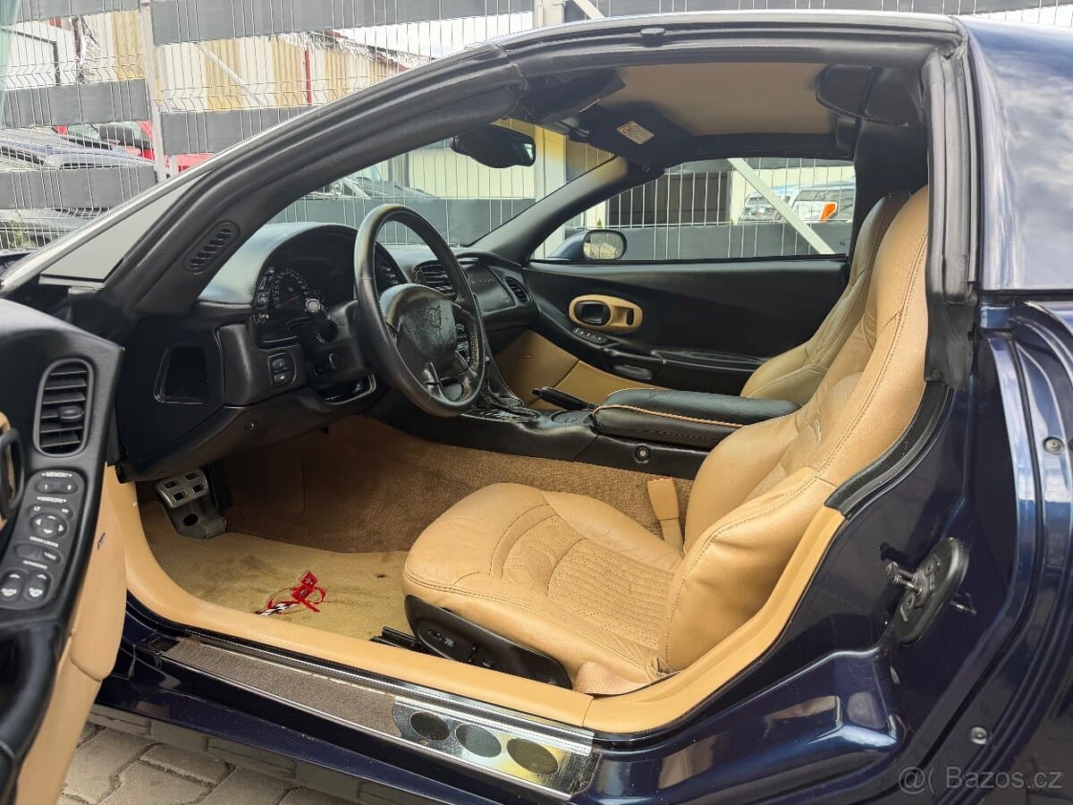 2001 Chevrolet CORVETTE - 10