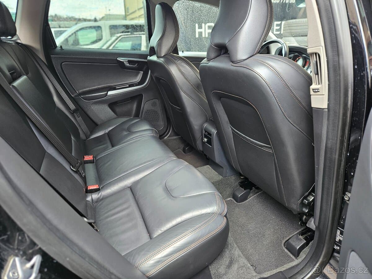 2015 Volvo XC60 - 10