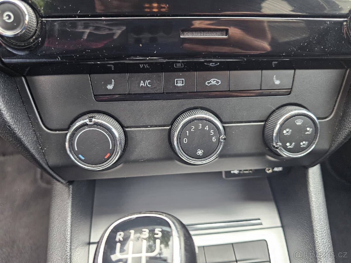 Škoda OCTAVIA - 10