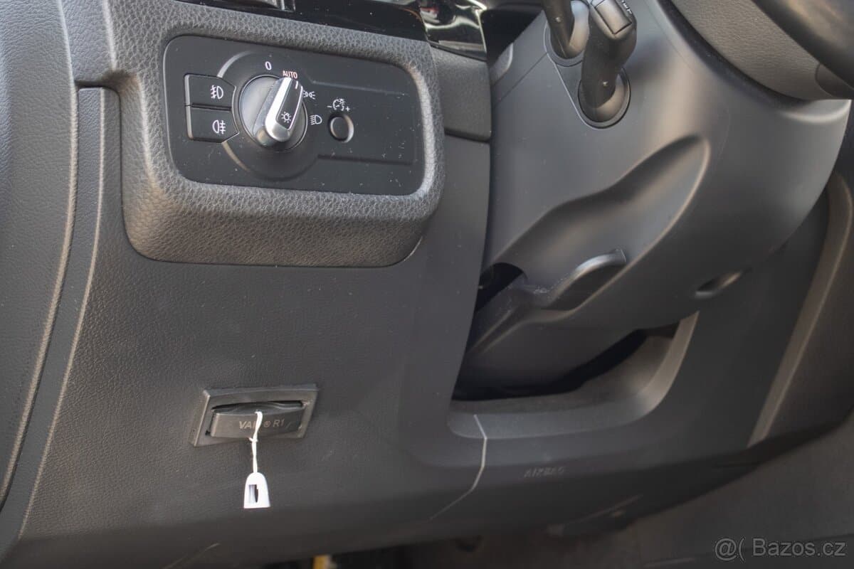 2010 Volkswagen TOUAREG - 10