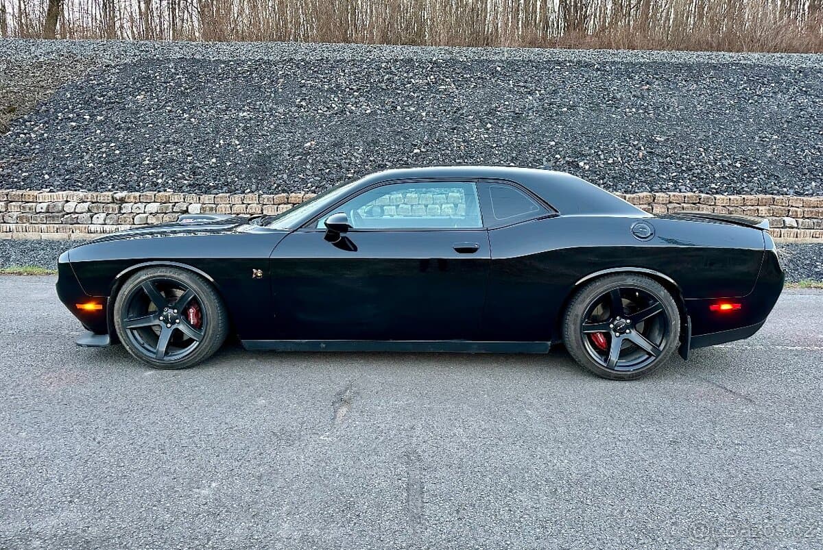 2015 Dodge CHALLENGER - 10
