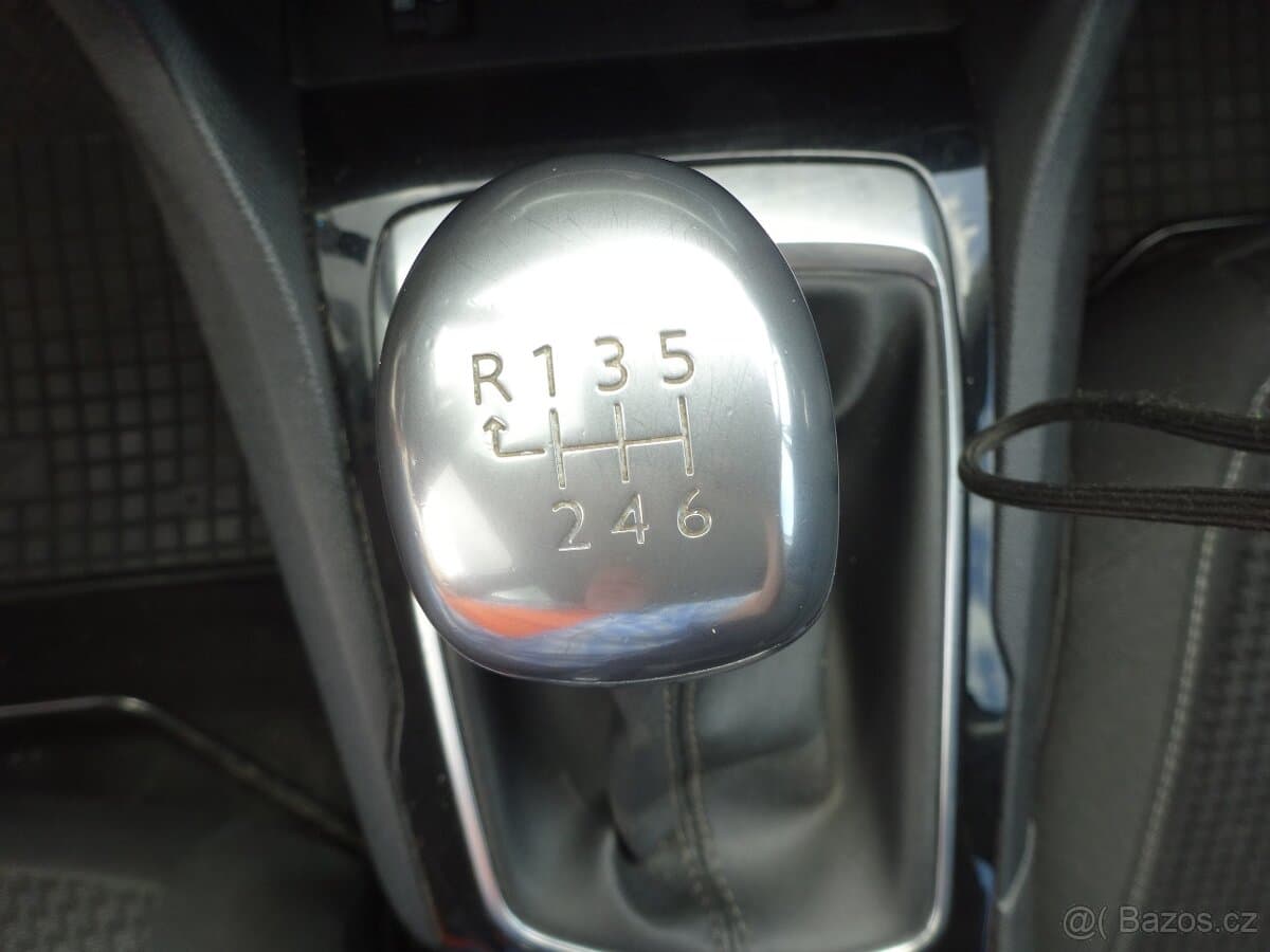 2018 Peugeot 308 - 10