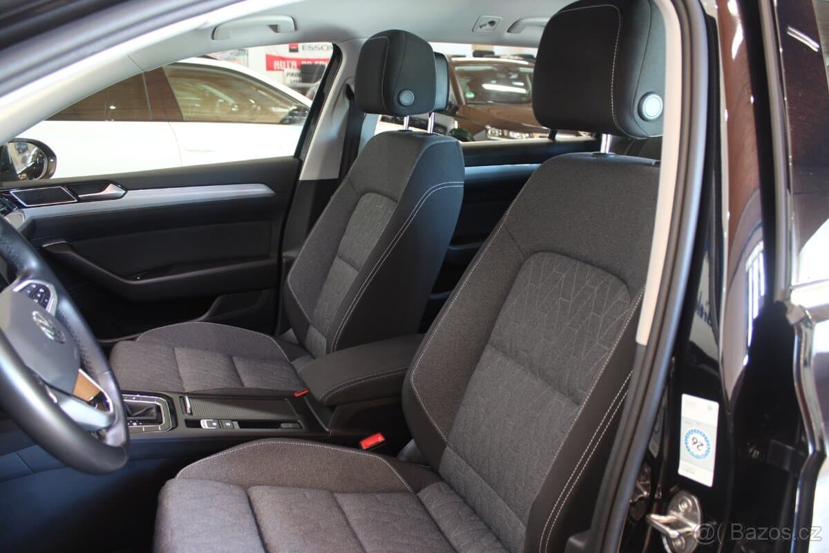 2023 Volkswagen PASSAT - 10