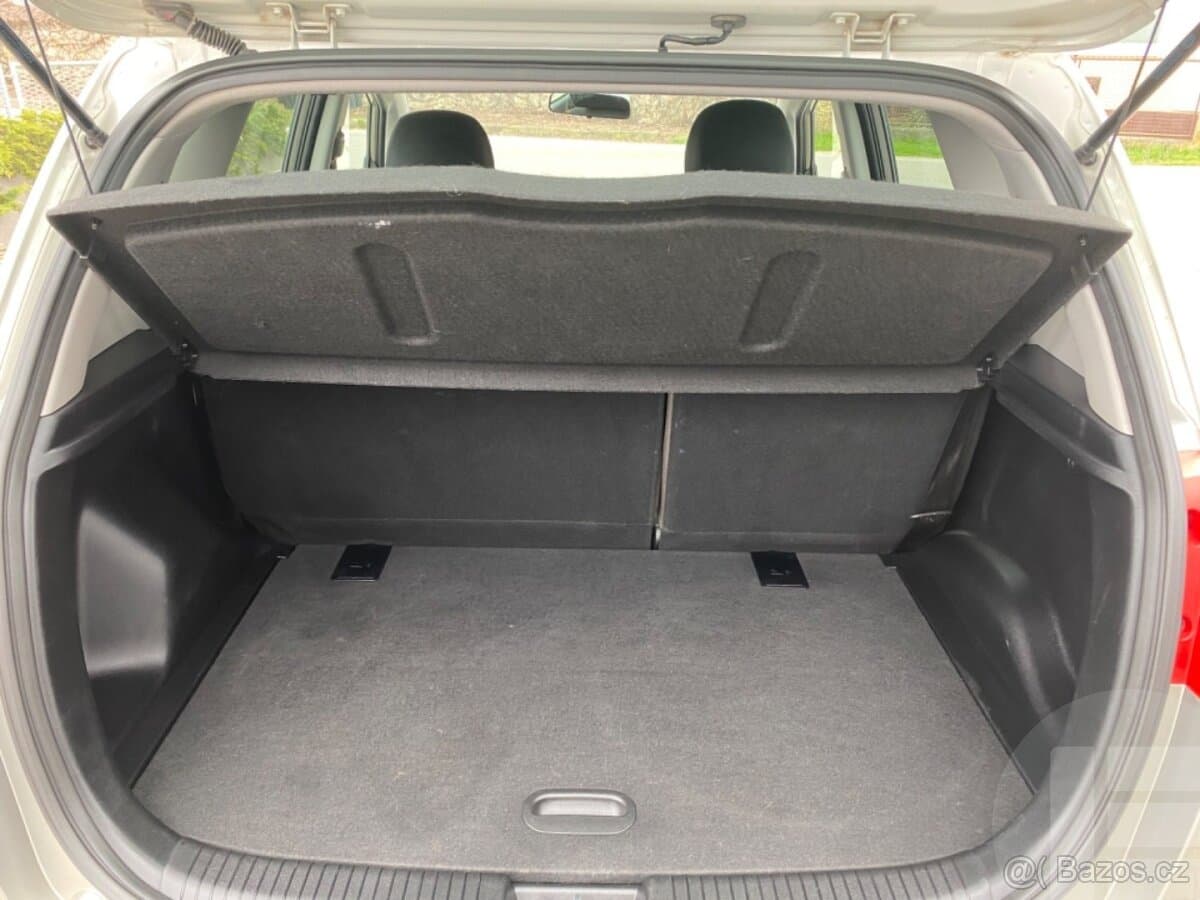 2017 Kia VENGA - 10