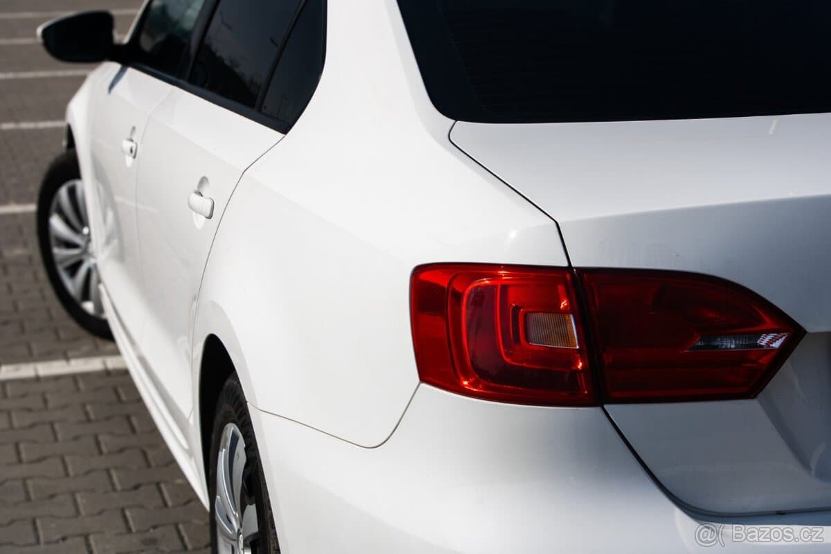 2013 Volkswagen JETTA - 10