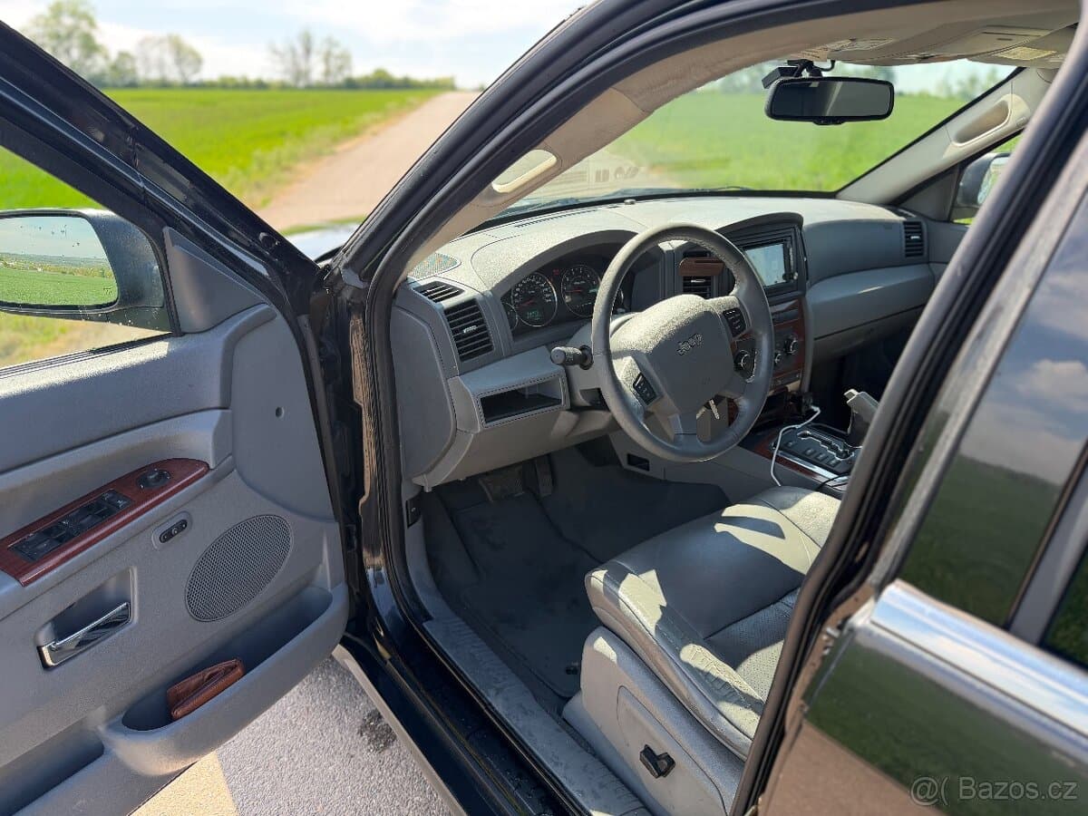 2006 Jeep CHEROKEE - 10