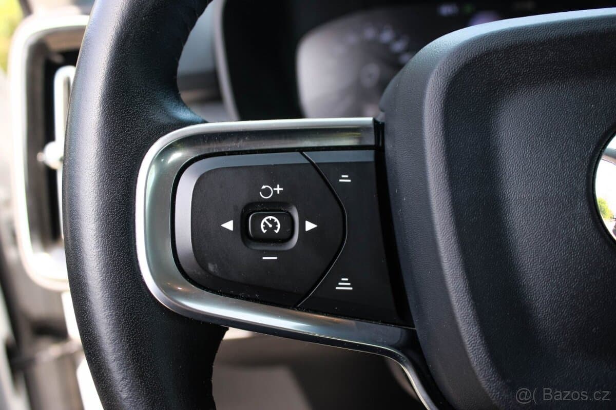 2019 Volvo XC40 - 10