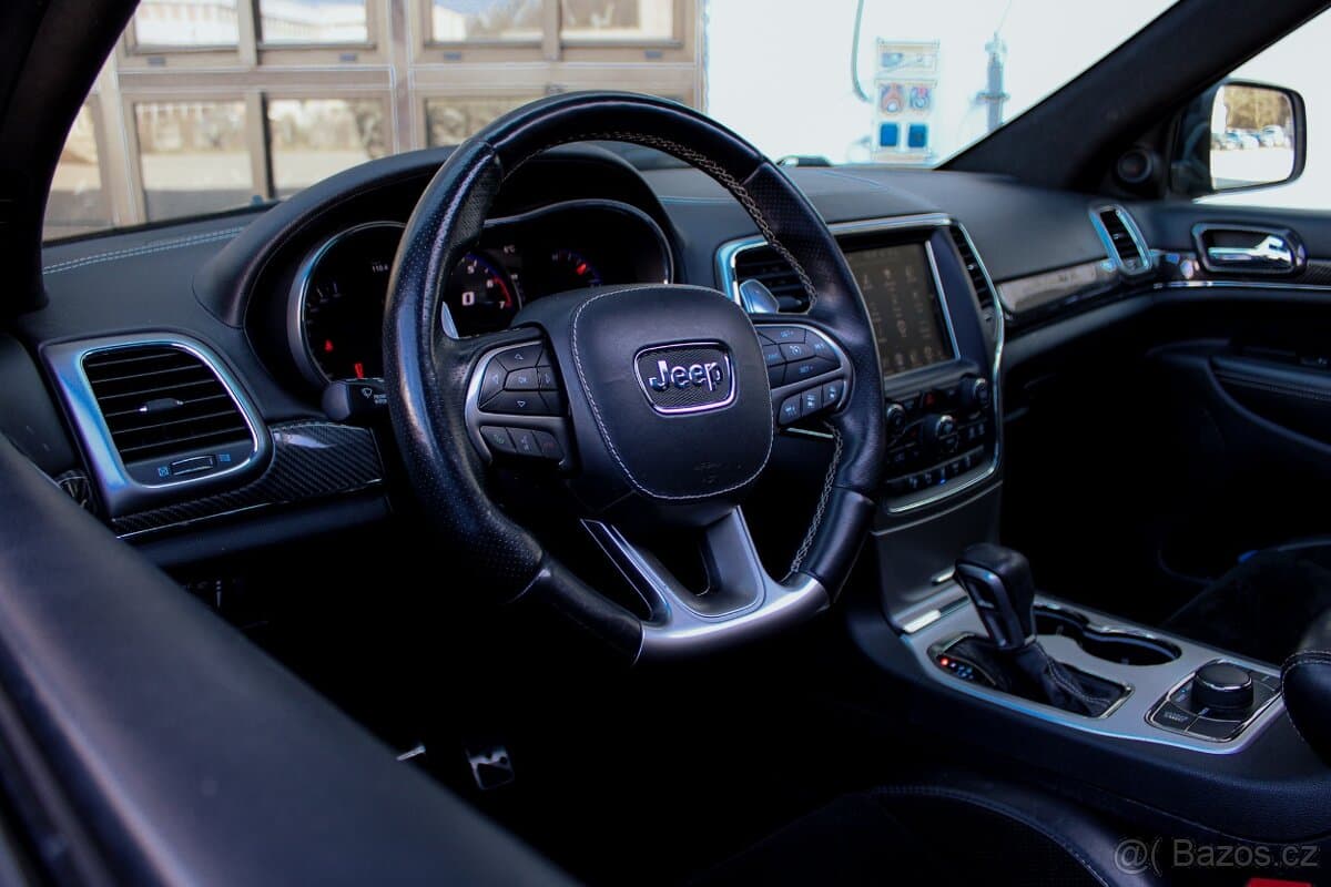 2017 Jeep CHEROKEE - 10