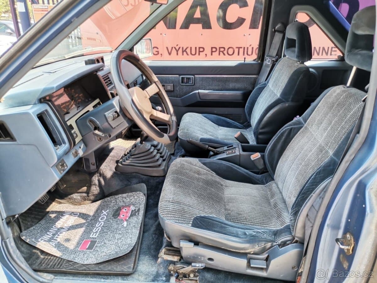 1989 Nissan PATHFINDER - 10