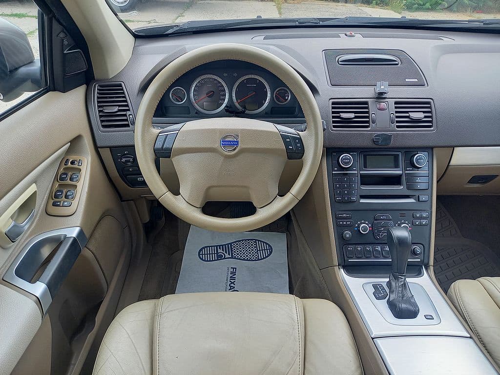 2011 Volvo XC90 - 10