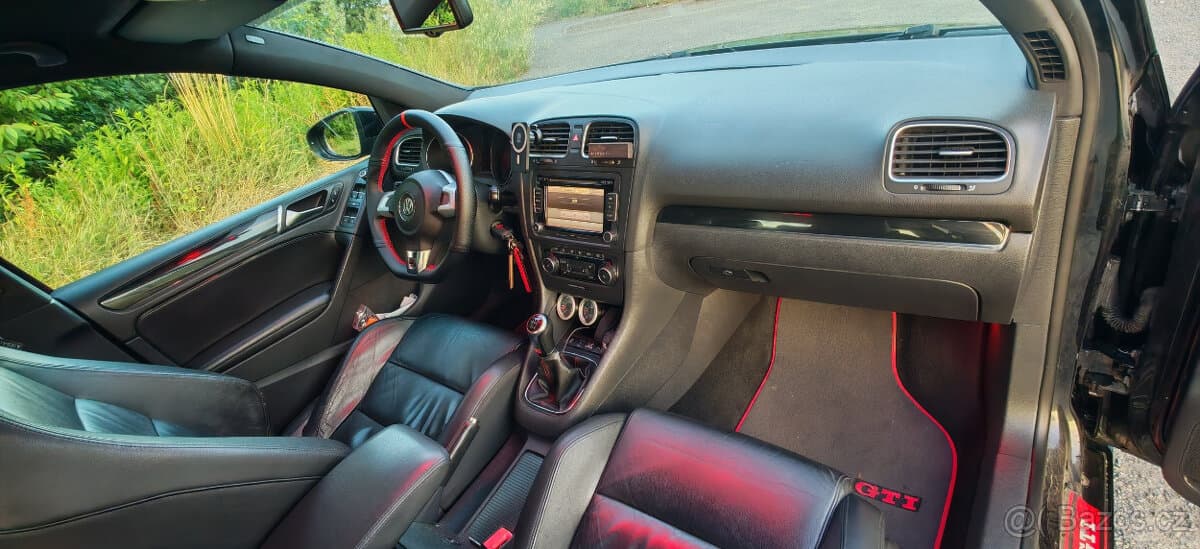 Volkswagen GOLF - 10