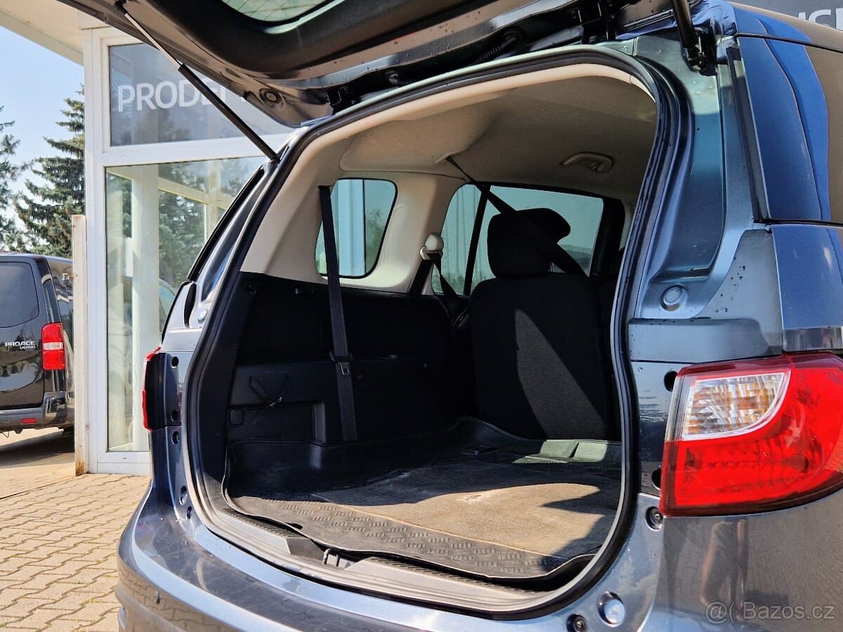 2011 Mazda 5 - 10
