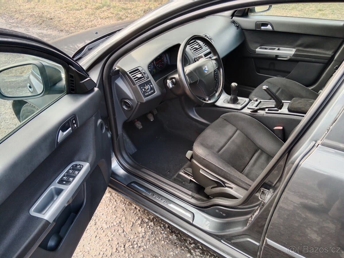 2010 Volvo V50 - 10