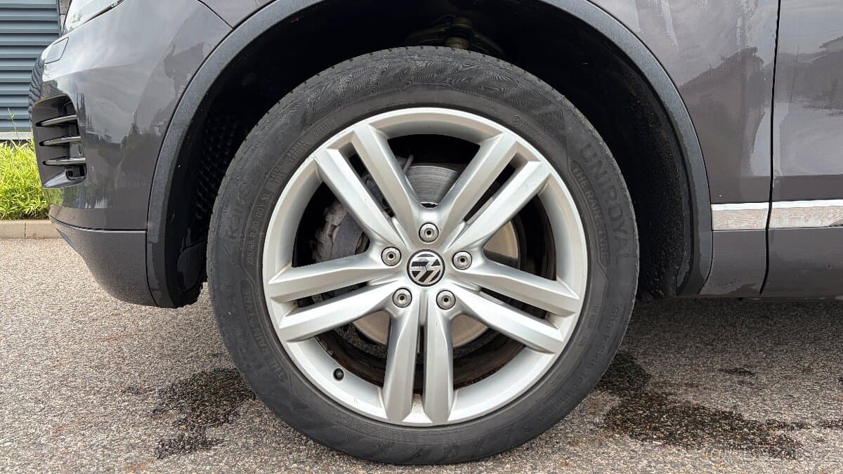 2010 Volkswagen TOUAREG - 10