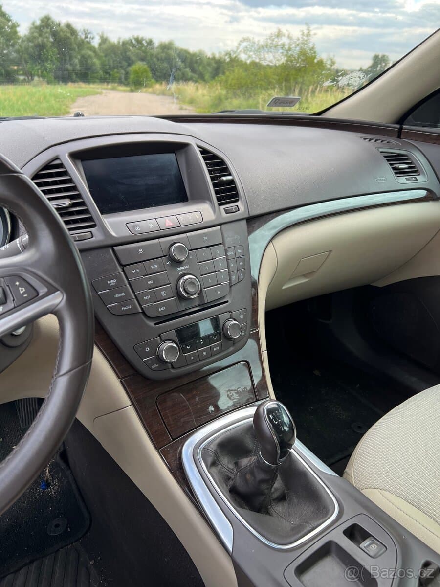 2011 Opel INSIGNIA - 10