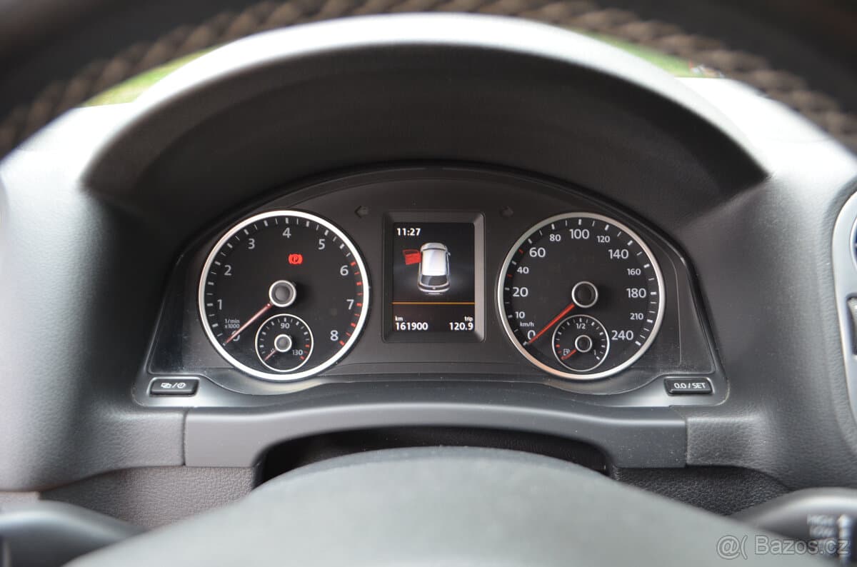 2015 Volkswagen TIGUAN - 10
