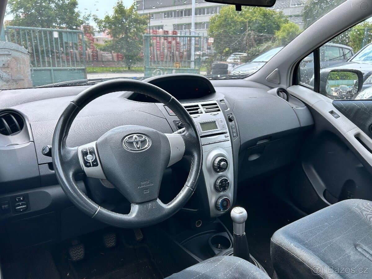 2009 Toyota YARIS - 10