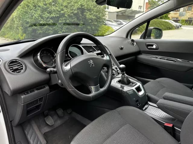 2015 Peugeot 5008 - 10