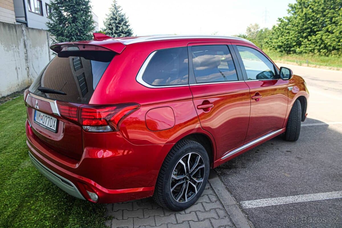 2021 Mitsubishi OUTLANDER - 10