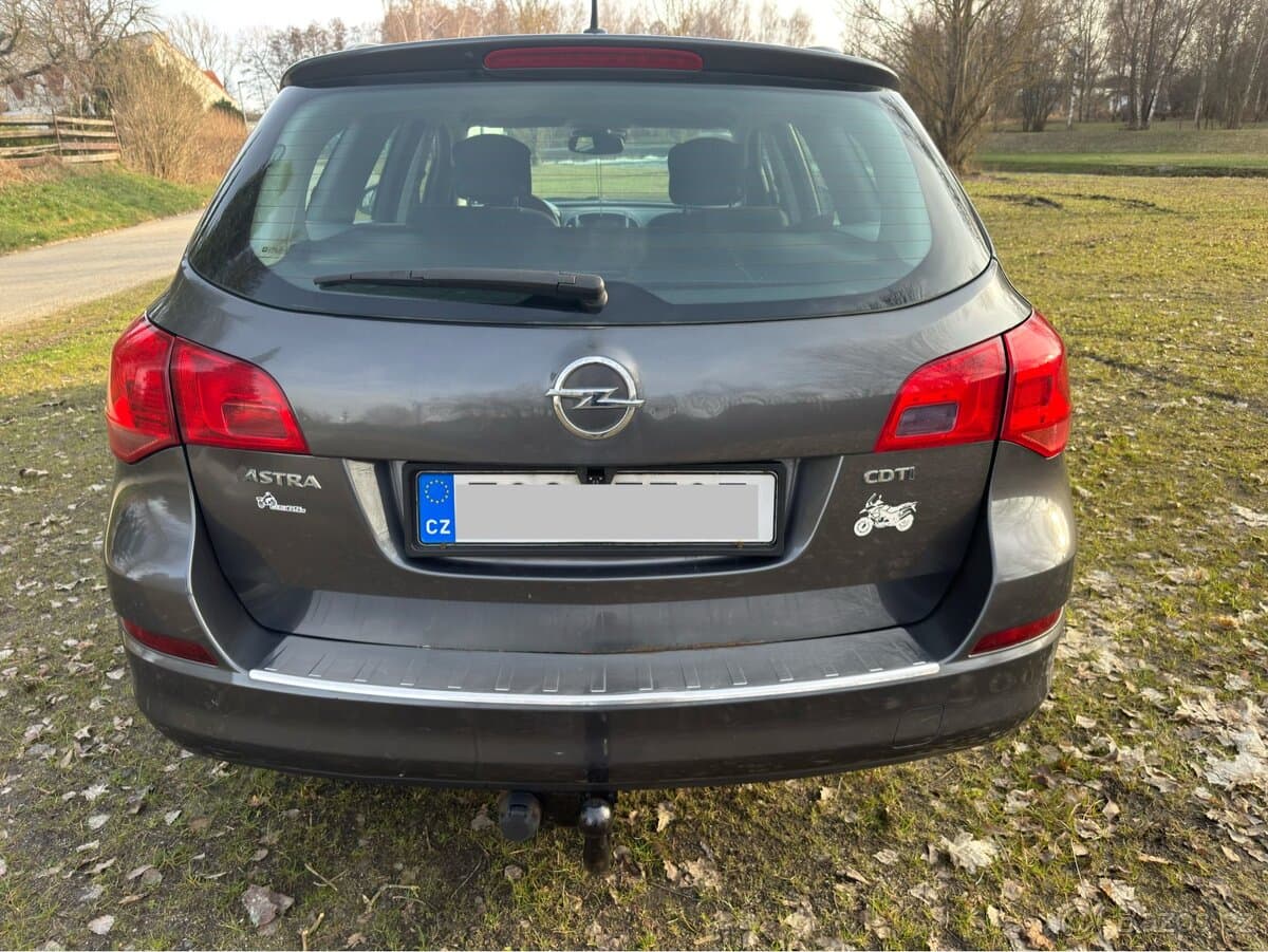 Opel ASTRA - 10