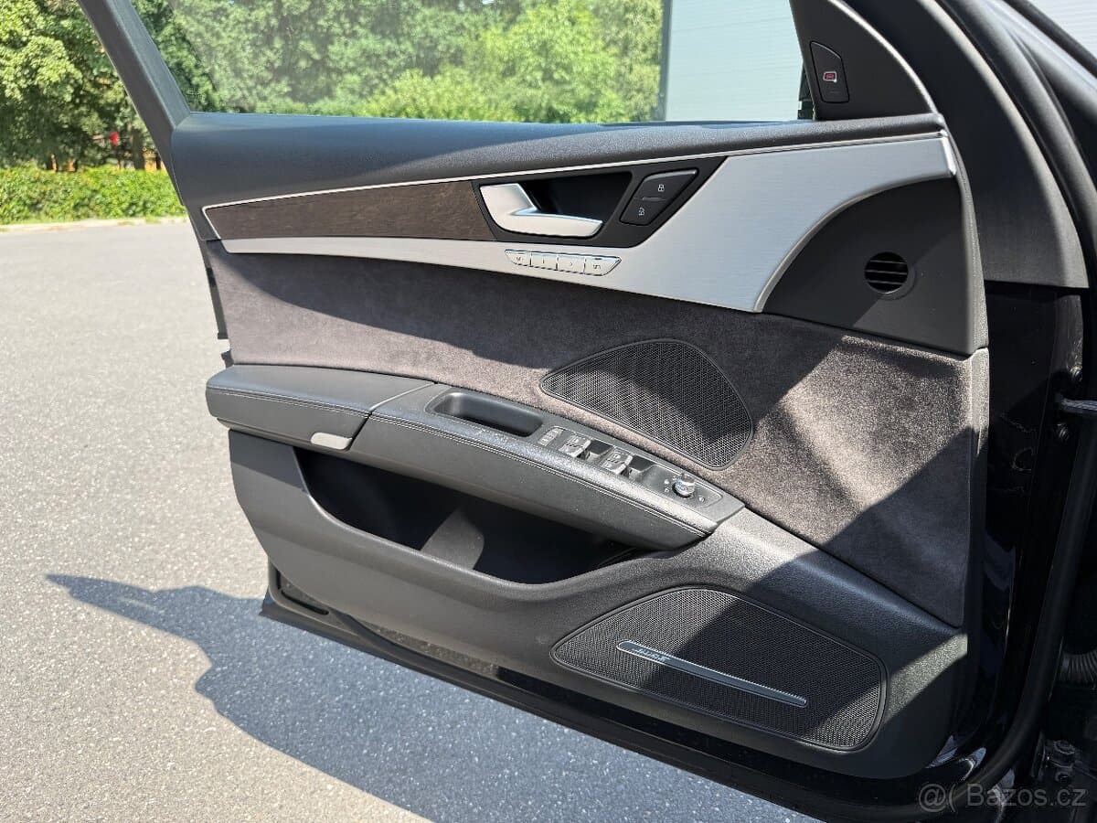 2010 Audi A8 - 10