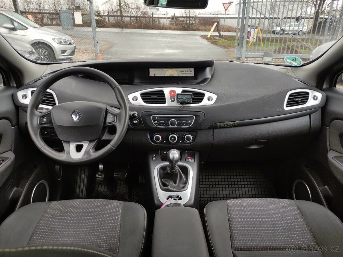 2010 Renault SCENIC - 10
