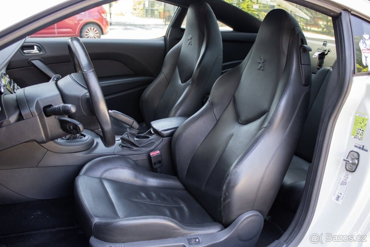 2011 Peugeot RCZ - 10
