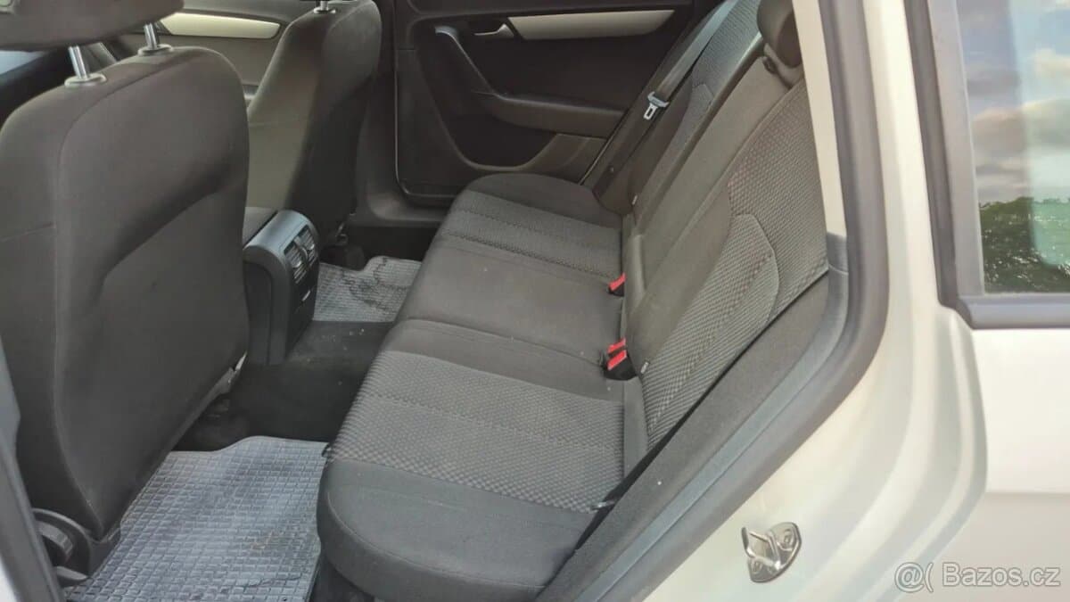 2014 Volkswagen PASSAT - 10