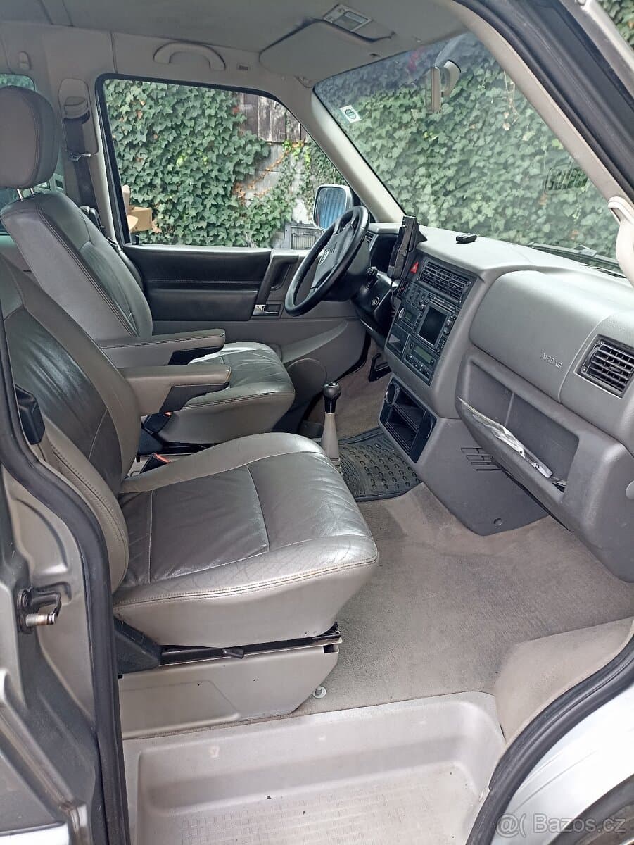 2003 Volkswagen MULTIVAN - 10
