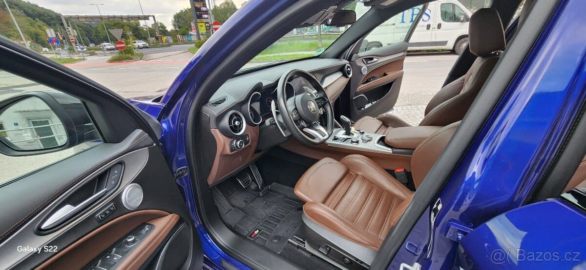 2021 Alfa Romeo STELVIO - 10