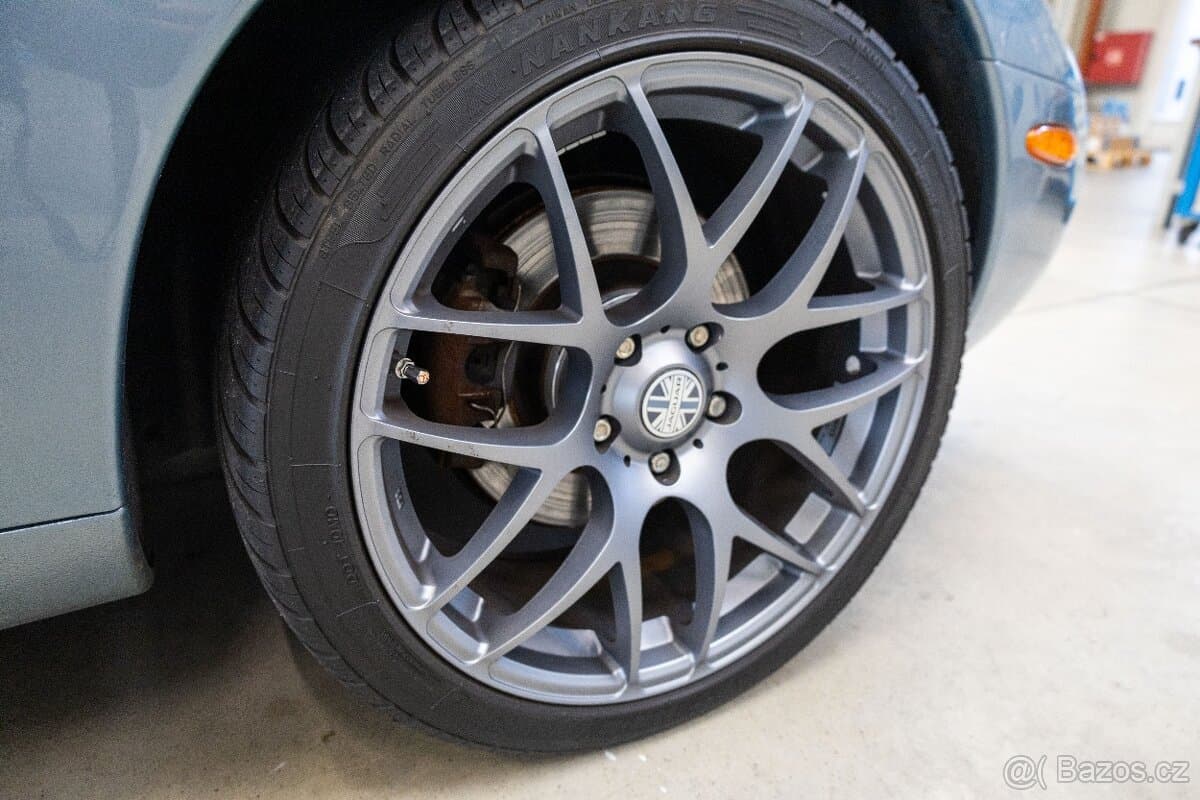 2002 Jaguar XK - 10